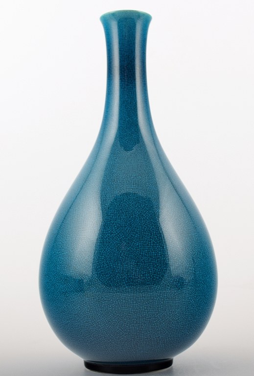 B&G (Bing & Grøndahl) krakkeleret/craquele art deco porcelænsvase i smuk turkis 
glasur.