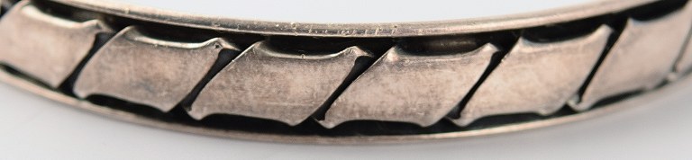 Hans Hansen sterling sølv armbånd i moderne design, nummer 201.