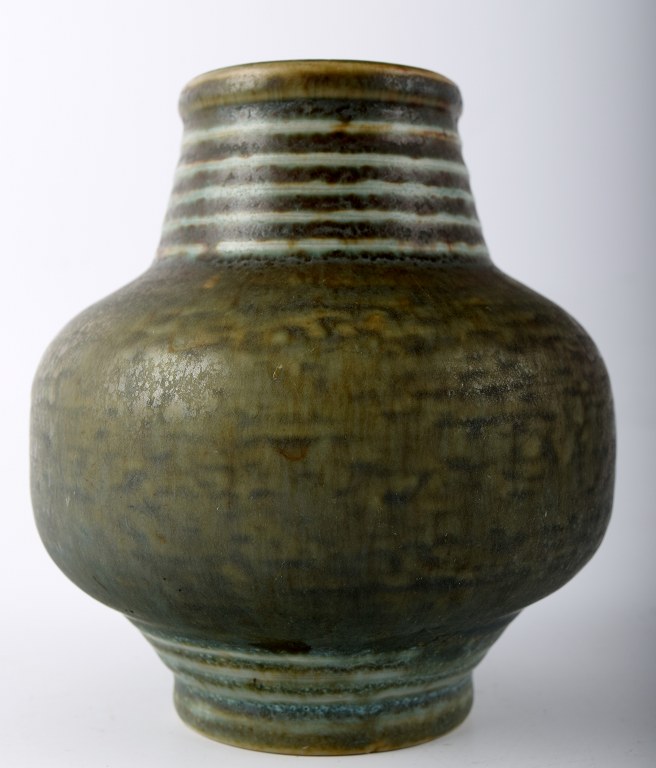 Gunnar Nylund, Rörstrand "Igloo" vase i keramik. 
