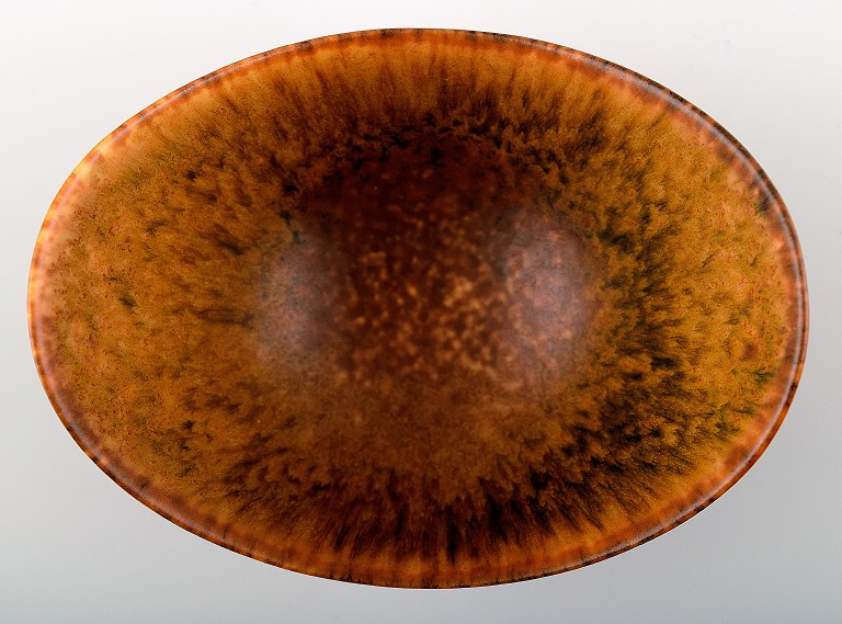 Rorstrand, Gunnar Nylund ceramic bowl. 
