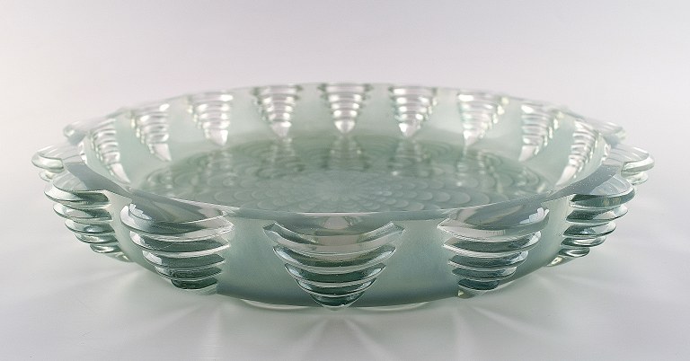 Tidlig Art deco Lalique kunstglasskål. 
