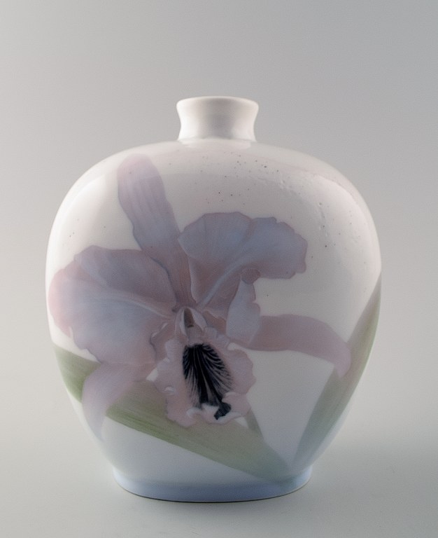 Unique Royal Copenhagen sample vase by Oluf Jensen.
