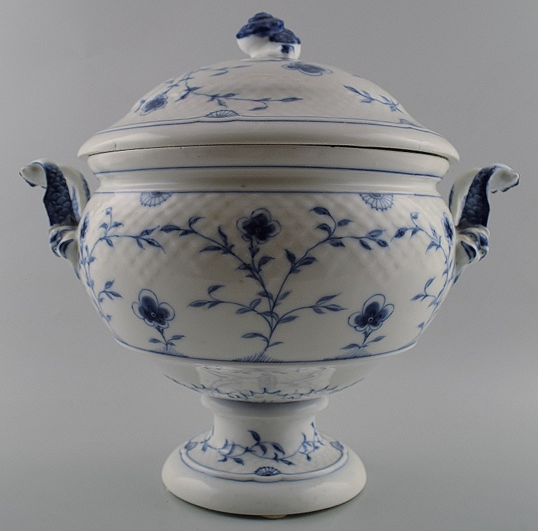 Large, rare and impressive B&G Copenhagen ,Bing & Grondahl Blue Fluted antique 
soup tureen with lid.