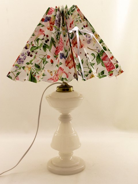 Opaline oil lamp