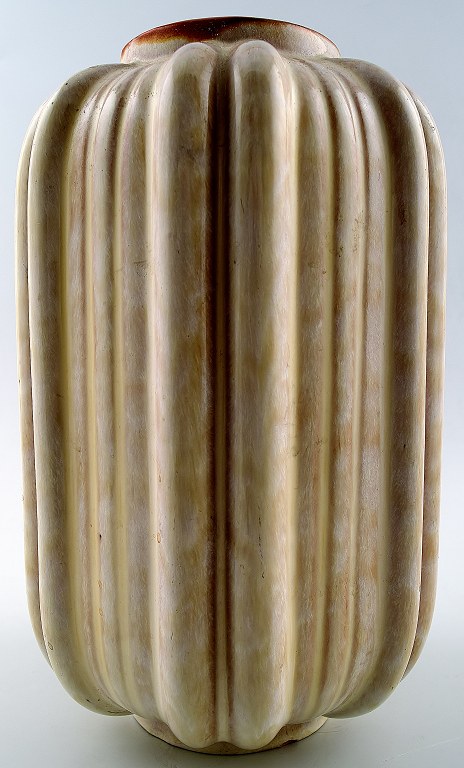 Upsala-Ekeby keramik vase i art deco stil.