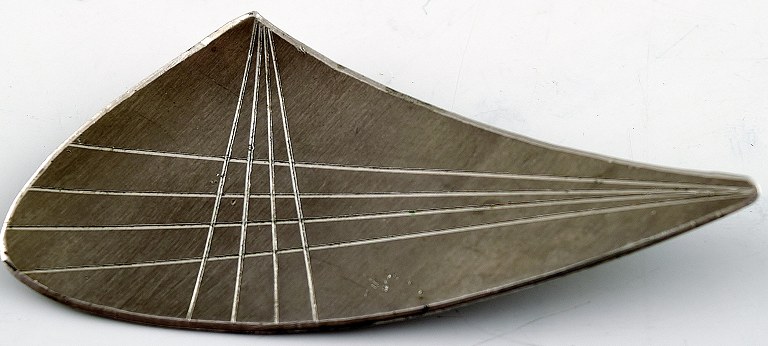 Jorgen Jensen, Vejle. Handmade brooch in pewter. Danish design.
