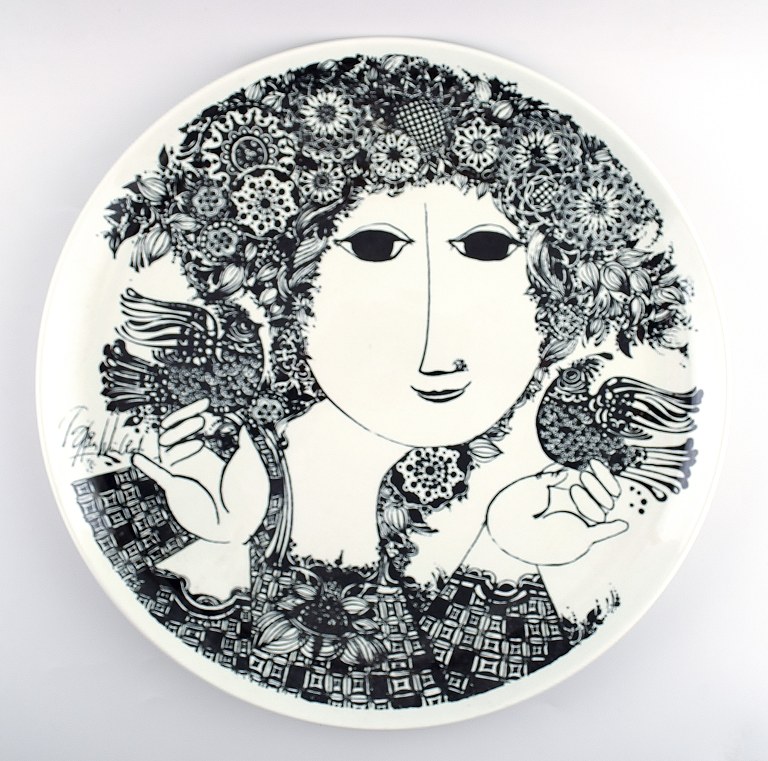 Bjørn Wiinblad, large dish, "Mette". Faience.
