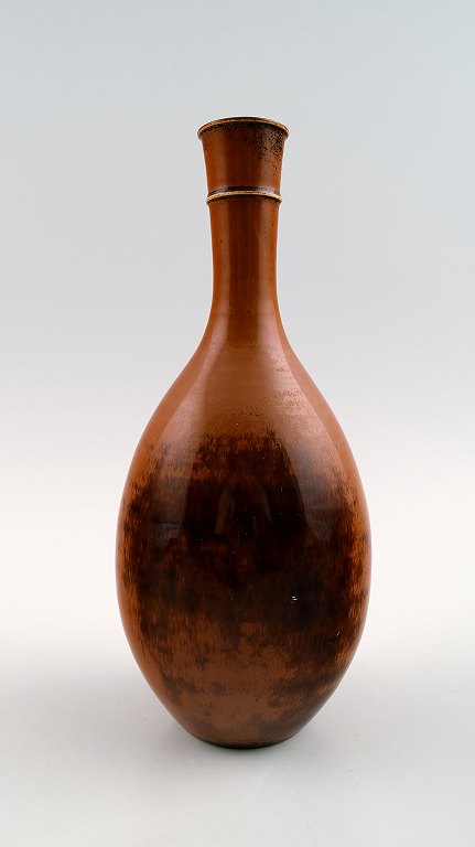Stig Lindberg (1916-1982), Drejargods, Gustavsberg, ceramic vase.
Beautiful glaze in shades of brown.