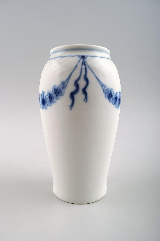 Empire B & G Vase.
