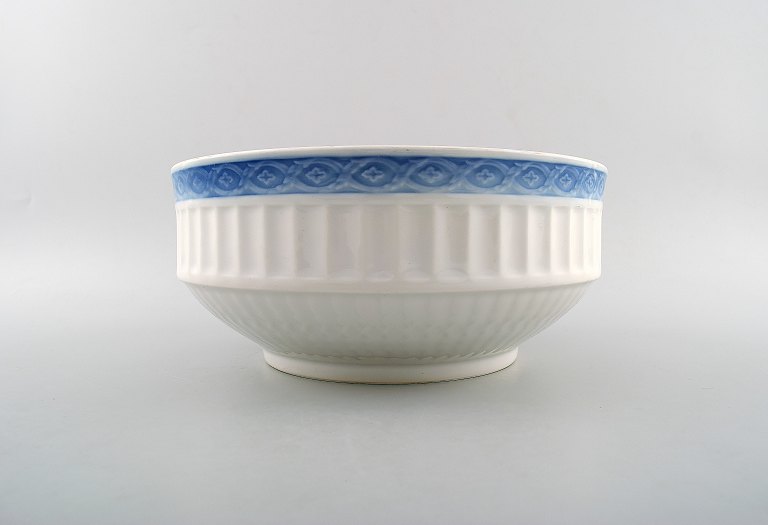 Royal Copenhagen Blue Fan, Round bowl
Decoration number 1212/11567.