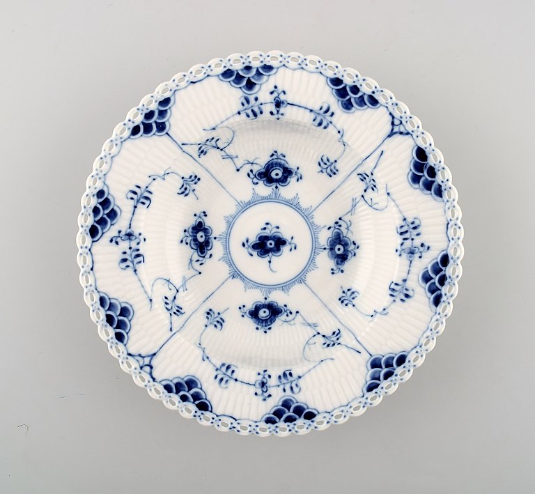 12 plates Royal Copenhagen blue fluted half lace - Royal Copenhagen
Deep / soup / pasta / porridge dishes no. 1079.