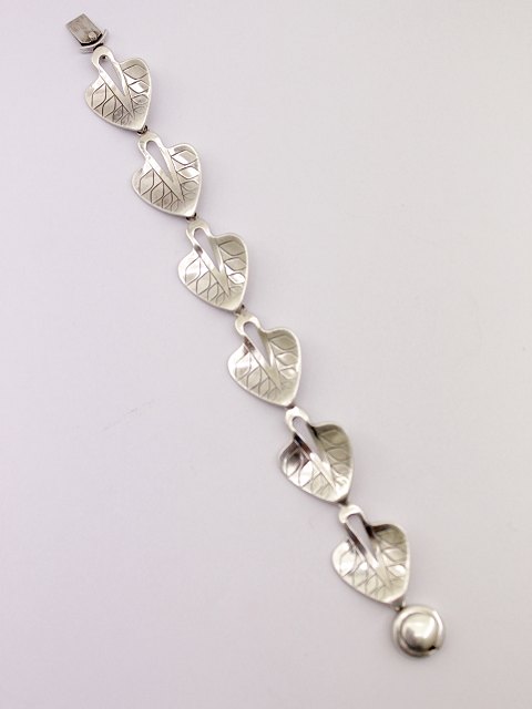 NE From sterling silver bracelet