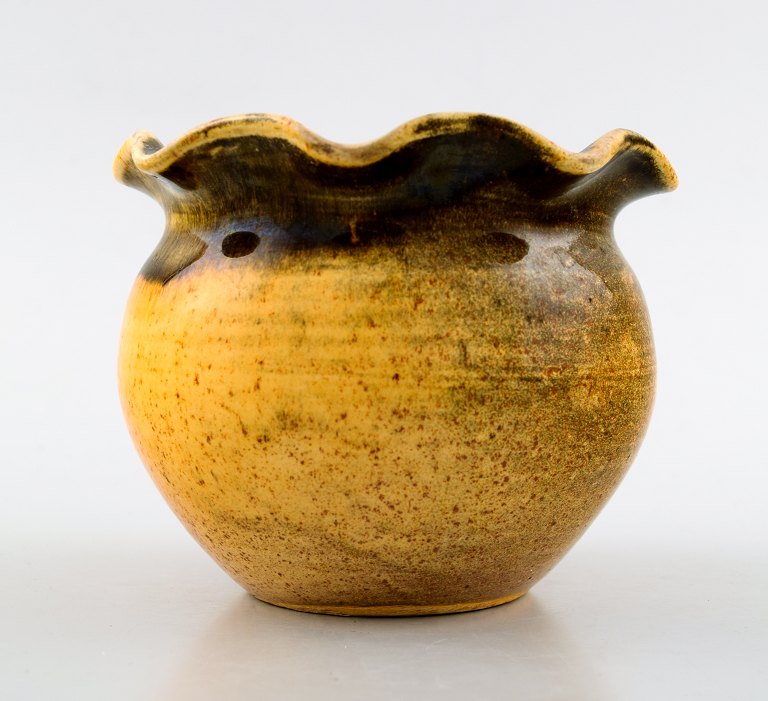 Kähler, Denmark, Svend Hammershoi, glazed stoneware vase.