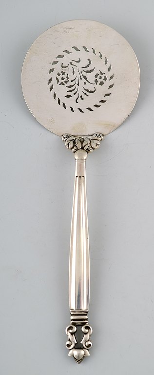 Georg Jensen "Acorn" round serving spade.
Designer: Johan Rohde.