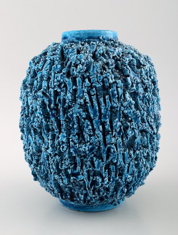 Rörstrand Gunnar Nylund "Chamotte" vase.
