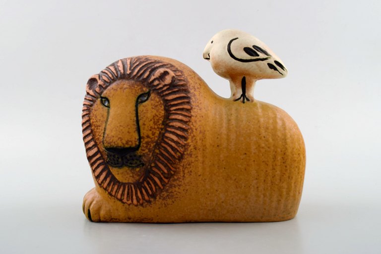 Sjælden Gustavsberg Lisa Larson keramikfigur, løve og fugl.
