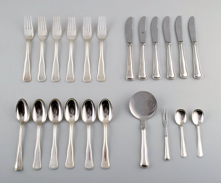 Cohr Old Danish complete Silver Cutlery for 6 people with 4 different serving 
pieces. A total of 22 p.