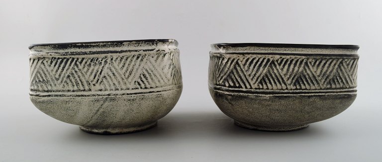 Kähler, HAK, a pair of glazed stoneware bowls / flowerpots. Nils Kähler. 1960s.