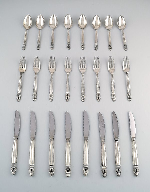 Georg Jensen "Acorn" Full dinner service for eight people. Sterling silver.
Designer: Johan Rohde.