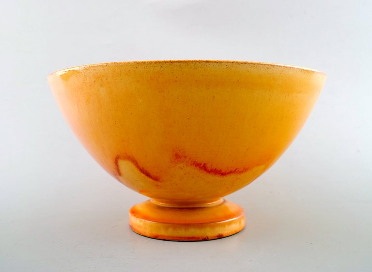 Kähler, Denmark, Svend Hammershoi, glazed stoneware bowl.
