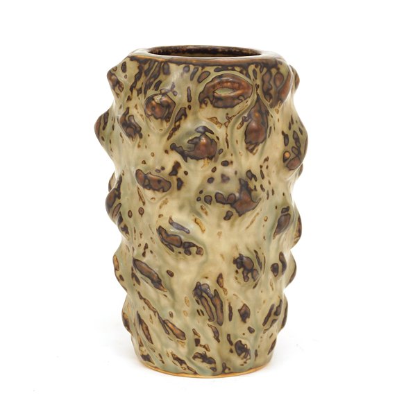 Axel Salto, Royal Copenhagen. Vase with sung-glaze. #20701. H: 18,7cm