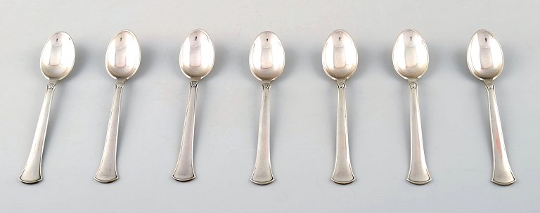Hans Hansen silverware number 5 in sterling silver. Seven tea spoons.