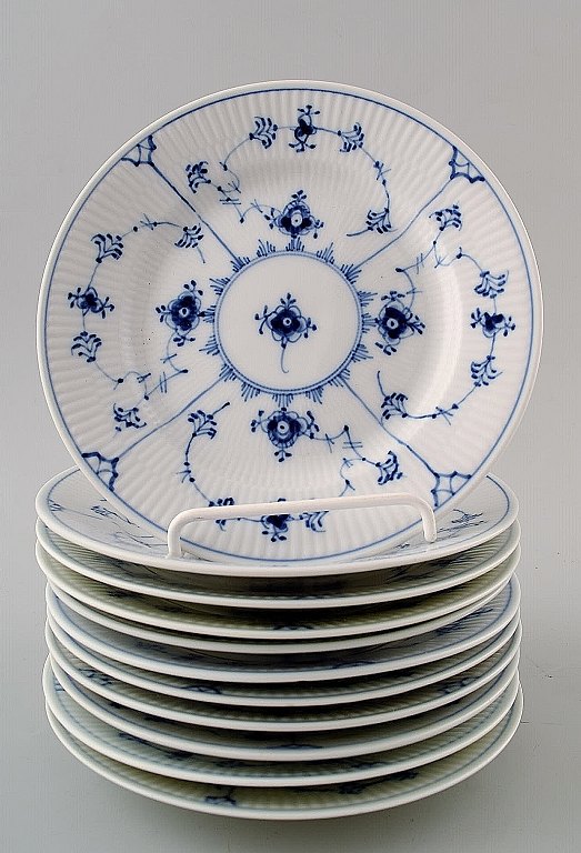 11 pcs. Royal Copenhagen Blue Fluted Plain Platea # 181.
