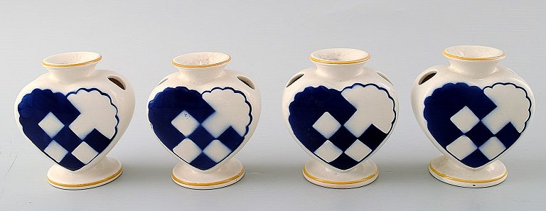 Aluminia Christmas heart vase in blue - faience.
