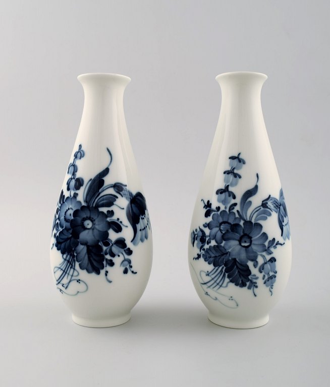 Royal Copenhagen Blue Bouquet number 4055-45, a pair of vases.
