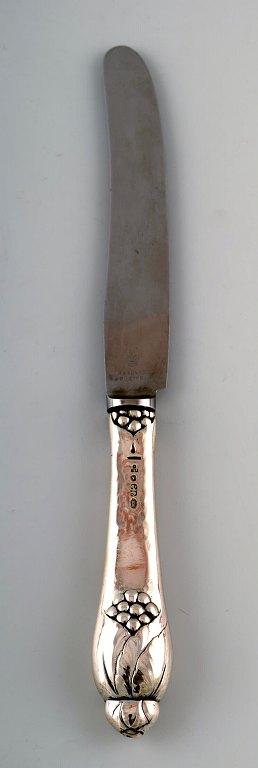 Evald Nielsen nummer 6, middagskniv i  sølv. 
