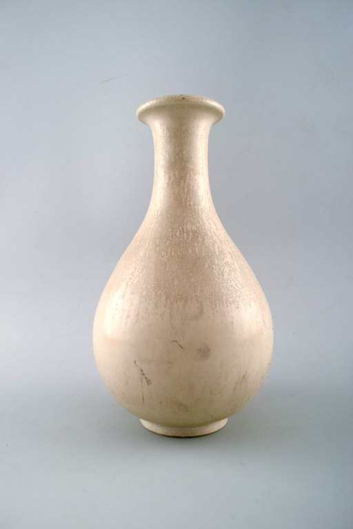 Gunnar Nylund, Rörstrand vase in ceramics.
