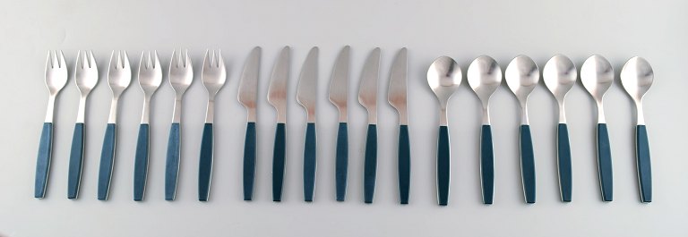 Complete service for 6 p., Henning Koppel. Stainless steel and green plastic 
cutlery. Manufactured by Georg Jensen.