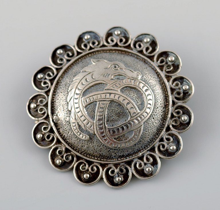 Danish Art Nouveau brooch in silver. 
Early 1900s.