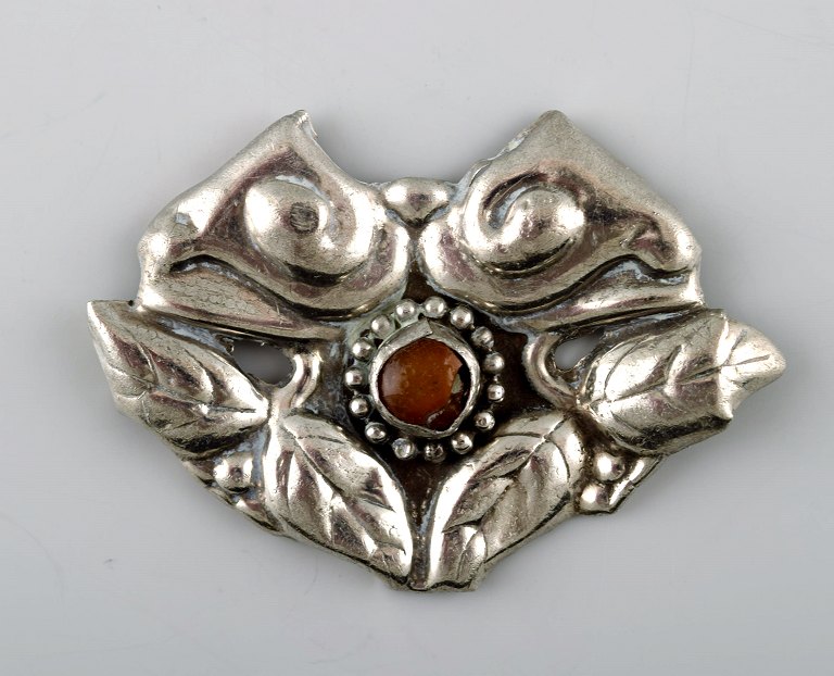 Danish Art Nouveau brooch in silver. 
Early 1900s.