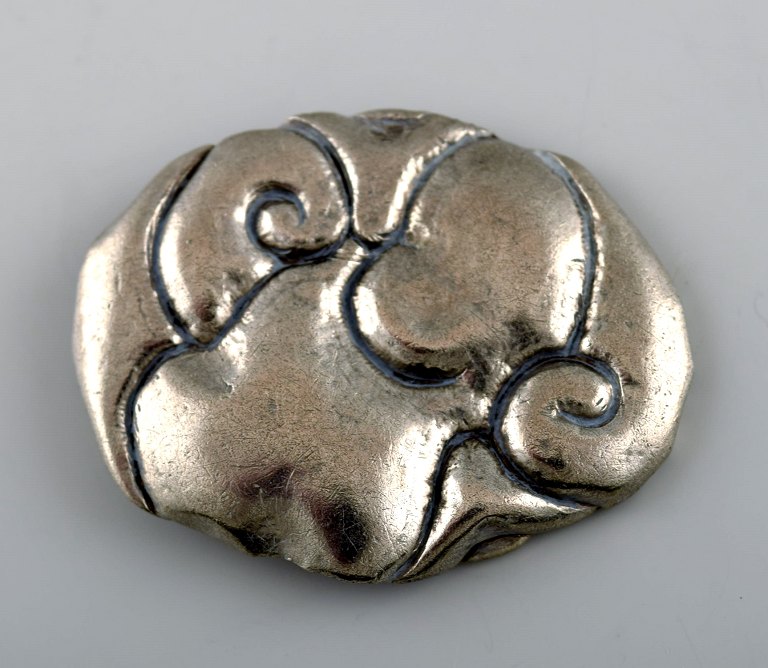 Danish Art Nouveau brooch in silver. 
Early 1900s.