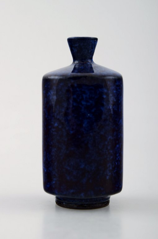 Berndt Friberg Studio ceramic vase. Modern Swedish design. Unique, handmade.