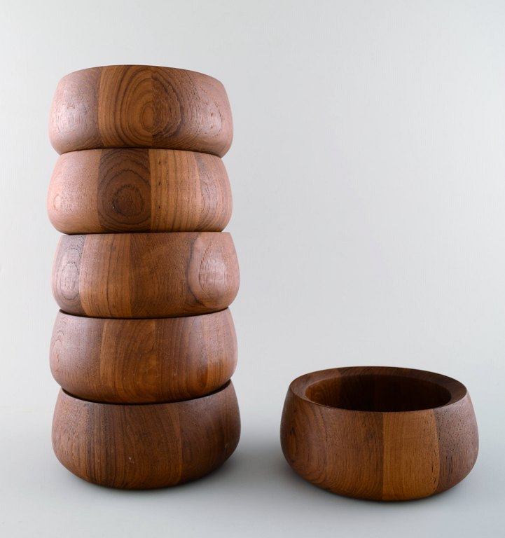 Jens H. Quistgaard: A set of six solid teak salad bowls. 
