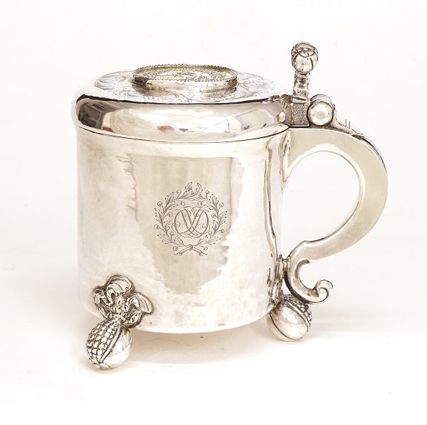 A Baroque Silver Tankard. Simon Matthiesen, Odense, Denmark, 1651-97. Of the 
collection of Ole Olsen, Denmark. Sold at his auction 1953. H: 15,5cm. W: 660gr