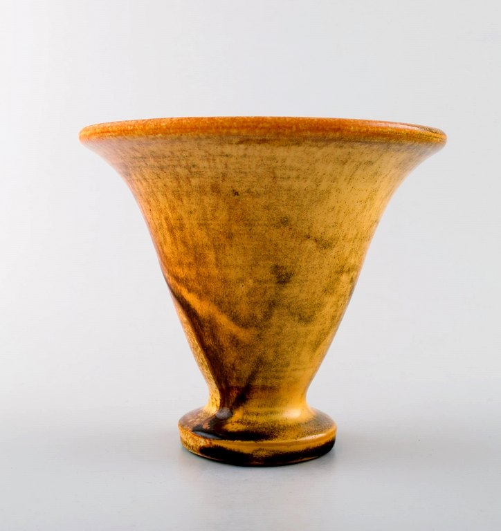 Kähler, Denmark, Svend Hammershøi, glazed stoneware vase.
