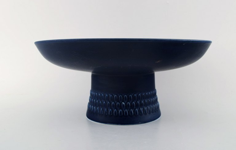 Gustavsberg, Wilhelm Kåge verkstad, blue ceramic centerpiece.

