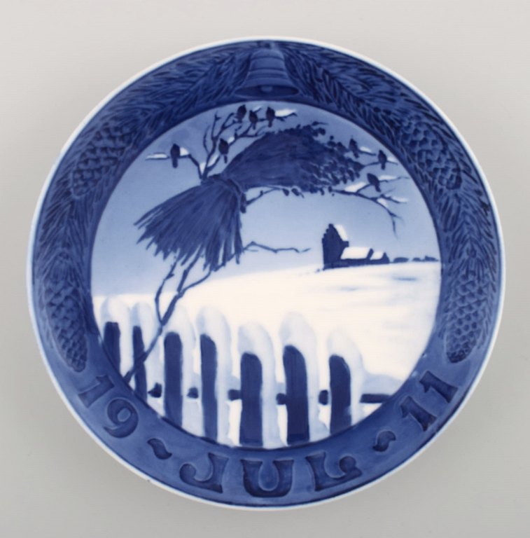 Royal Copenhagen, Christmas plate from 1911.
