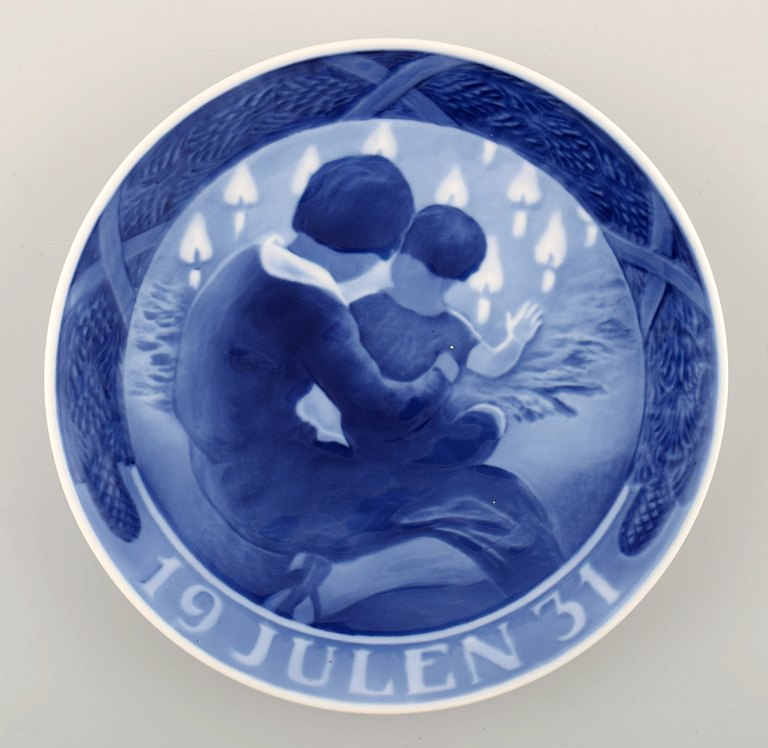 Royal Copenhagen, Christmas plate from 1931.
