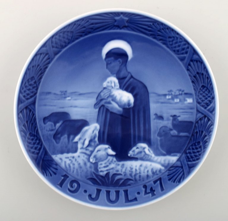 Royal Copenhagen, Christmas plate from 1947.
