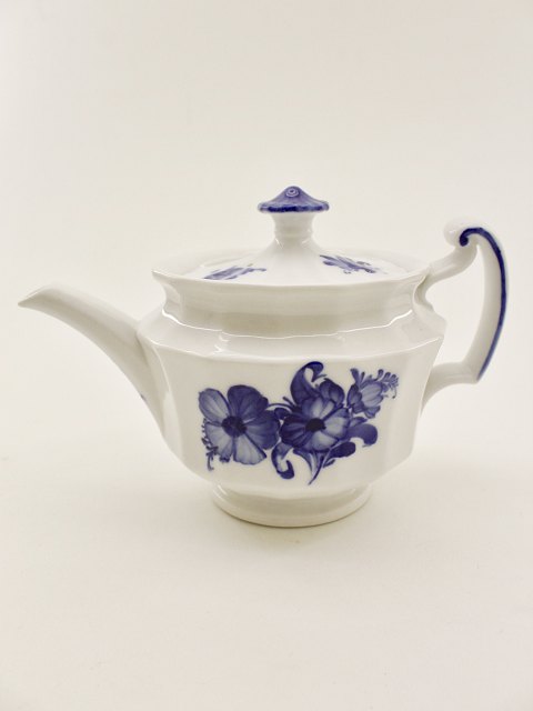 Royal Copenhagen blue flower tea pot 10/8503v sold