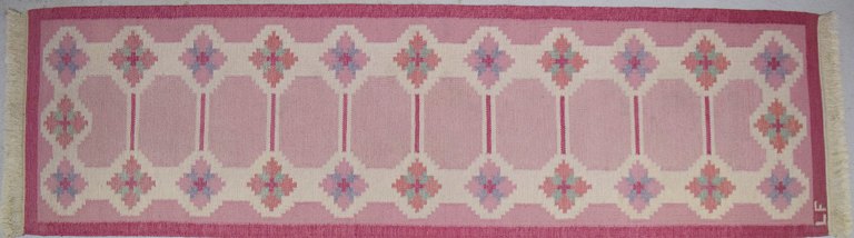 Rölakan, Swedish design 1960s. Pink carpet.
