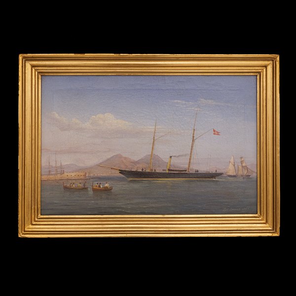 De Simone: Marinenmotiv aus Italien mit dänischem Schiff. Signiert und datiert 
1866. Lichtmasse: 32x49cm. Mit Rahmen: 41x58cm