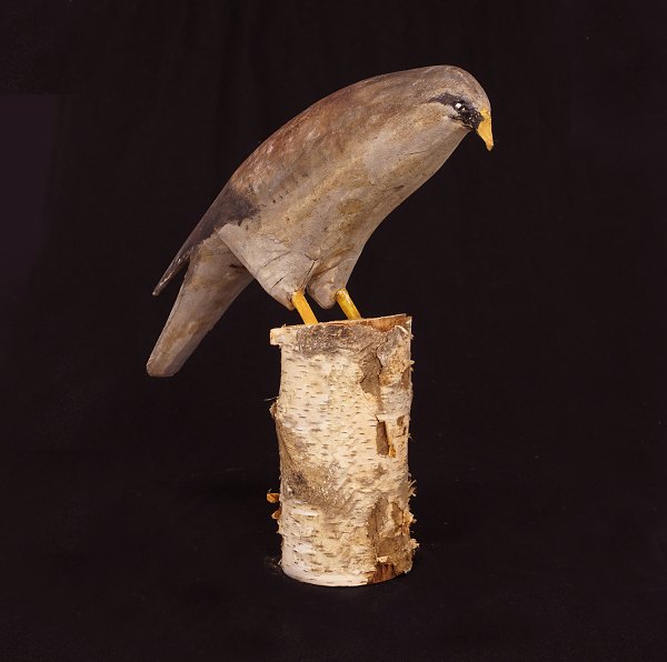 Schwedische Volkskunst: Vogel aus Holz. Ende des 19. Jahrhunderts. H: 35cm. L: 
40cm