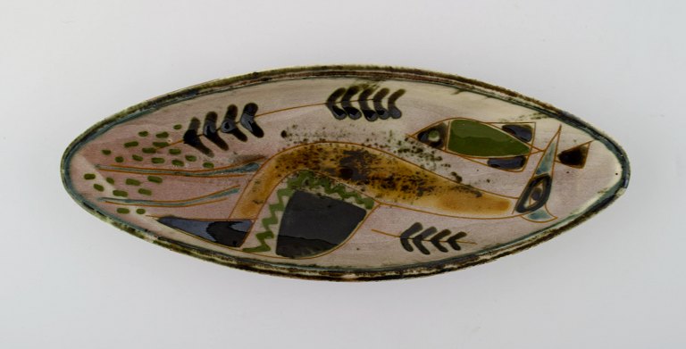 Astrid Tjalk for Kähler: Oblong unique dish in pottery.
