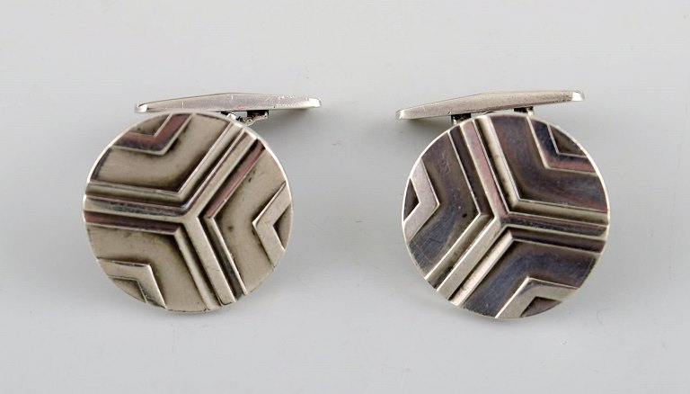 A pair of Georg Jensen art deco cufflinks in sterling silver. 1933-1944.
