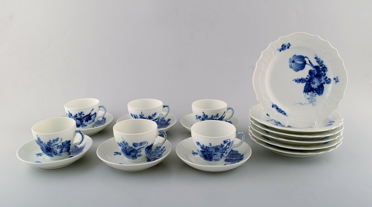 6 person coffee service Royal Copenhagen Blue flower curved.
